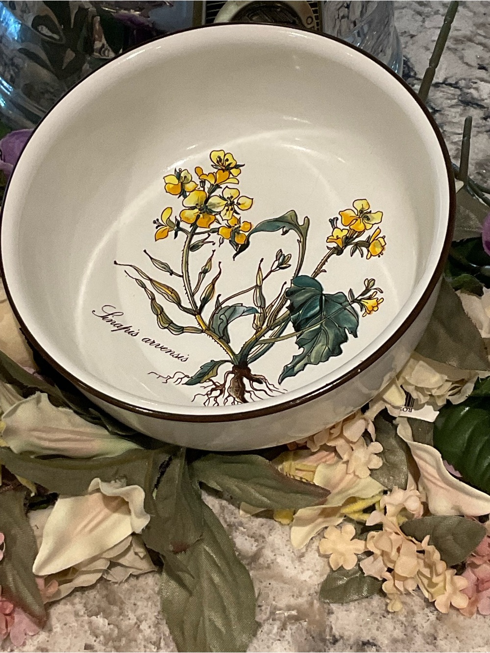 #1..Villeroy & Boch White Ceramic Serving Bowl with Yellow Mustard-BOTANICA